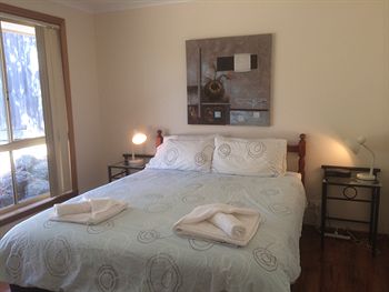 Australian Home Away @ Doncaster Andersons Creek 2 - Accommodation VIC 3