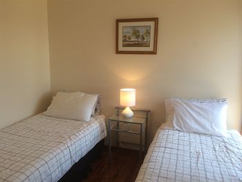 Australian Home Away @ Doncaster Andersons Creek 2 - Accommodation VIC 5