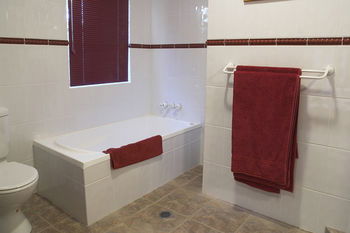 Kingfishers Manor @ Noosa - Accommodation VIC 8