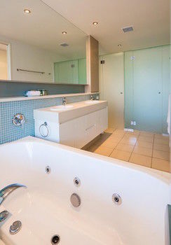 White Shells Luxury Apartments - Accommodation VIC 36
