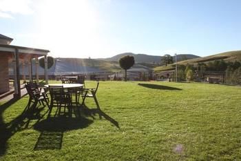 Bowen Inn Motel - Accommodation VIC 2