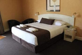 Bowen Inn Motel - Accommodation VIC 9