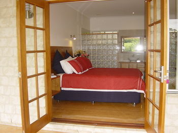 Coverdales B & B At Eumundi - Accommodation VIC 25