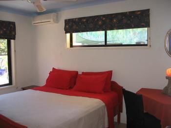 Noosa Edge Nudist Retreat - Accommodation VIC 3