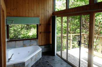 Treetops Accommodation Montville - Accommodation VIC 36
