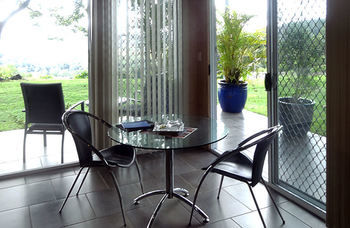 Treetops Accommodation Montville - Accommodation VIC 56