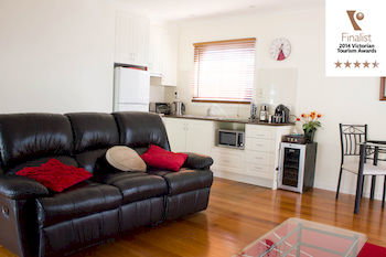 Lakeside Cottage - Accommodation VIC 7
