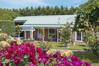 Lakeside Cottage - Accommodation VIC 10
