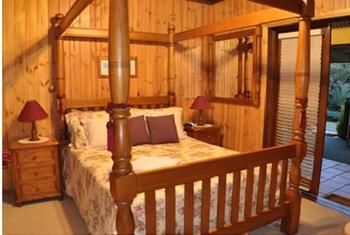 Peppertree Cottage - Accommodation VIC 2