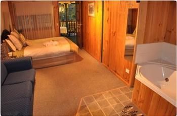 Peppertree Cottage - Accommodation VIC 4