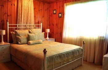 Peppertree Cottage - Accommodation VIC 8