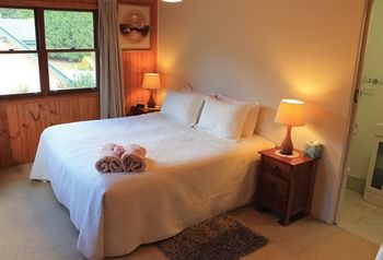 Peppertree Cottage - Accommodation VIC 16