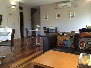 Chaucer Palms Boutique Bed & Breakfast - Accommodation VIC 3