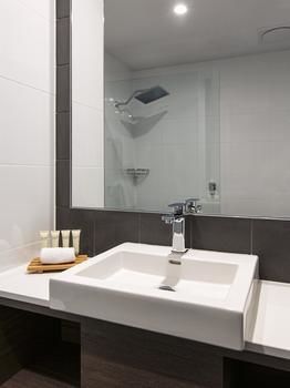 Best Western Plus Lake Kawana Hotel - Accommodation VIC 8