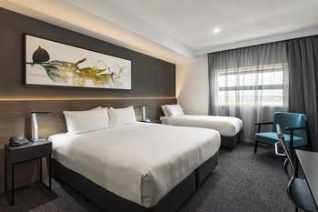 Best Western Plus Lake Kawana Hotel - Accommodation VIC 9