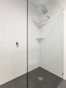 Best Western Plus Lake Kawana Hotel - Accommodation VIC 10