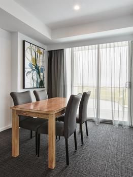 Best Western Plus Lake Kawana Hotel - Accommodation VIC 15