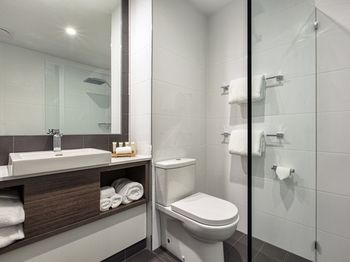 Best Western Plus Lake Kawana Hotel - Accommodation VIC 37