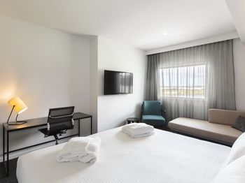 Best Western Plus Lake Kawana Hotel - Accommodation VIC 41
