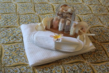 Phoenix Eumundi Bed & Breakfast - Accommodation VIC 2