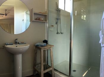 Phoenix Eumundi Bed & Breakfast - Accommodation VIC 5