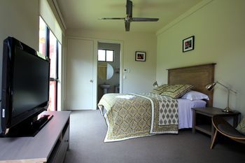 Phoenix Eumundi Bed & Breakfast - Accommodation VIC 9