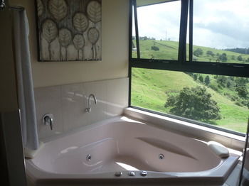 Bald Knob QLD Accommodation VIC