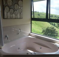 Top of The Hill - Accommodation VIC