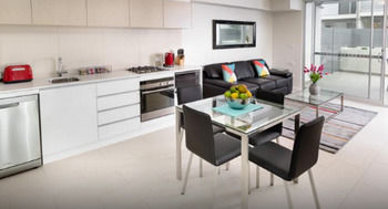Hamilton Executive Apartments - Accommodation VIC 2