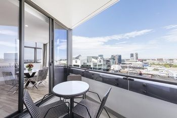 Meriton Serviced Apartments Church Street - Accommodation VIC 4