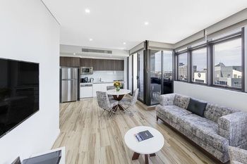 Meriton Serviced Apartments Church Street - Accommodation VIC 8