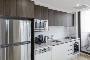 Meriton Serviced Apartments Church Street - Accommodation VIC 19