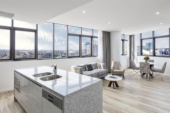 Meriton Serviced Apartments Church Street - Accommodation VIC 23