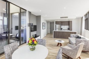 Meriton Serviced Apartments Church Street - Accommodation VIC 25