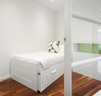 Melbourne Holiday Apartments Flinders Wharf - Accommodation VIC