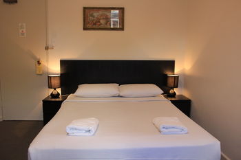 Hotel St Leonards - Accommodation VIC 3