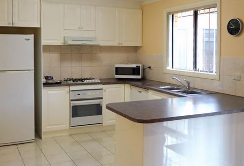 BEST WESTERN Fawkner Airport Motor Inn And Serviced Apartments - Accommodation VIC 4