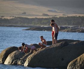 Sawyers Bay Shacks - Accommodation VIC 3