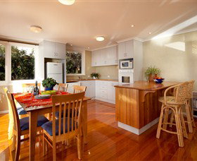 Boat Harbour Beach House - The Waterfront - Accommodation VIC 3