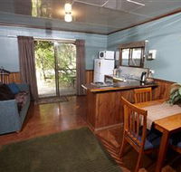 Crayfish Creek Van and Cabin Park and Spa Treehouse - Accommodation VIC