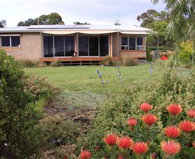 Beach And Boat Accommodation - Accommodation VIC 0
