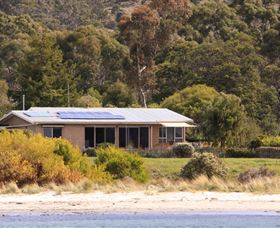 Beach And Boat Accommodation - Accommodation VIC 1