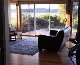 Beach And Boat Accommodation - Accommodation VIC 2