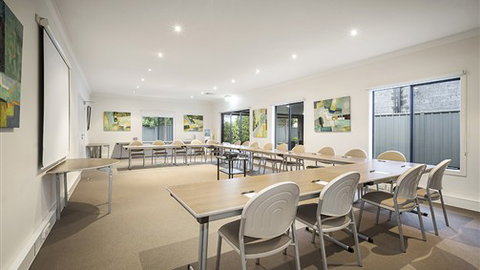 Quest Sale Serviced Apartments - Accommodation VIC 3