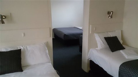 Budget On The Lake - Accommodation VIC 4