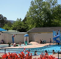 Porepunkah Pines Holiday Park - Accommodation VIC