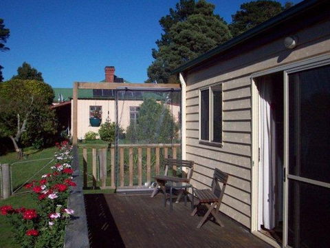 Demeter Farm Cabin - Accommodation VIC 4
