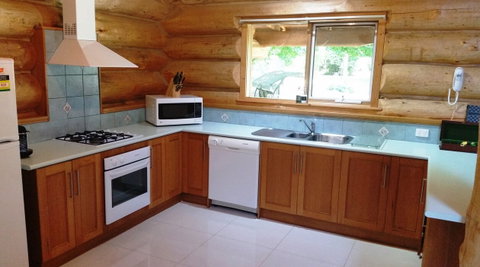 Tewksbury Lodge - Accommodation VIC 3