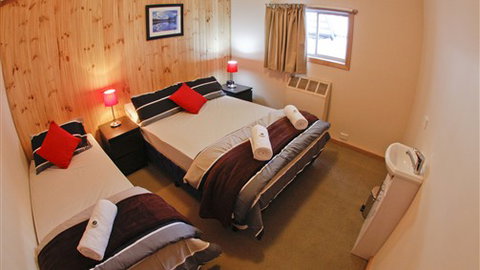 Sugarbush Lodge And Apartments - Accommodation VIC 1