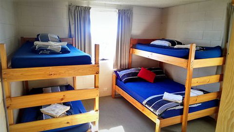 Sugarbush Lodge And Apartments - Accommodation VIC 3